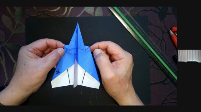 ミニ講座の紙飛行機の実力
